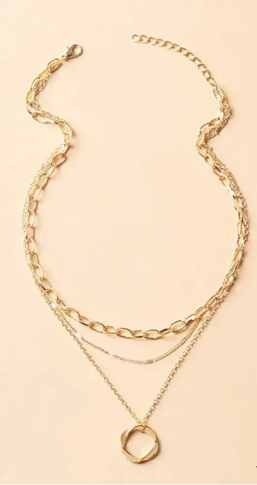 Collar Multicadena Dorado con Colgante