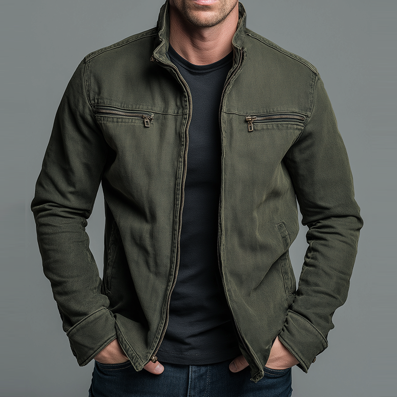 Chaqueta con cuello alto, cremallera y bolsillos múltiples