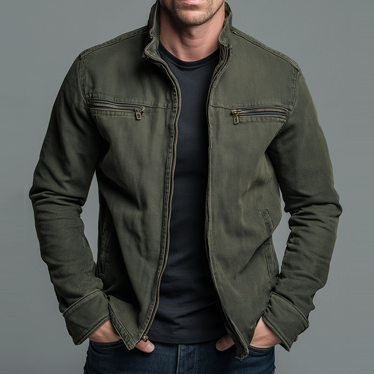 Chaqueta con cuello alto, cremallera y bolsillos múltiples
