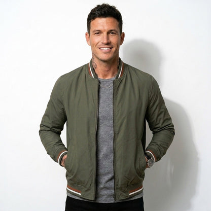Chaqueta bomber de poliéster con cremallera y cuello béisbol