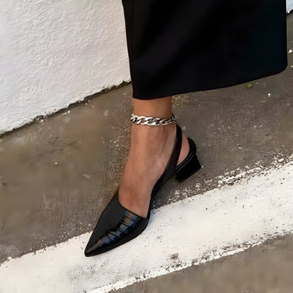 Zapatos de tacón con punta en pico y diseño gladiador