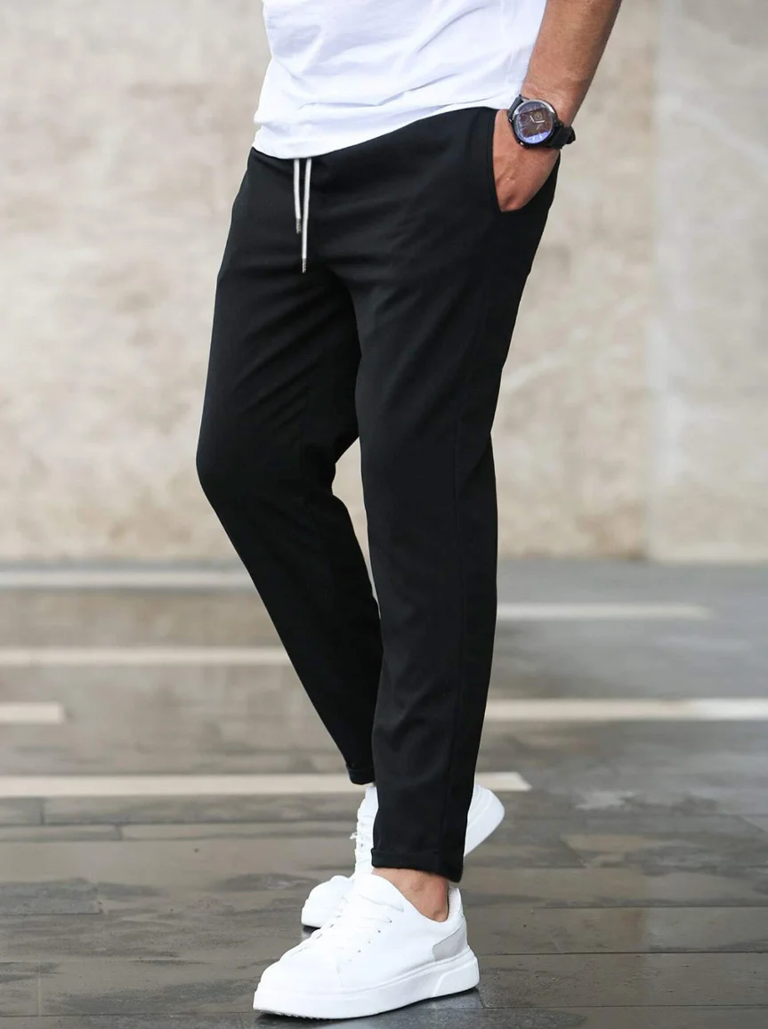 Pantalón chino de corte recto con bolsillos y cordón ajustable