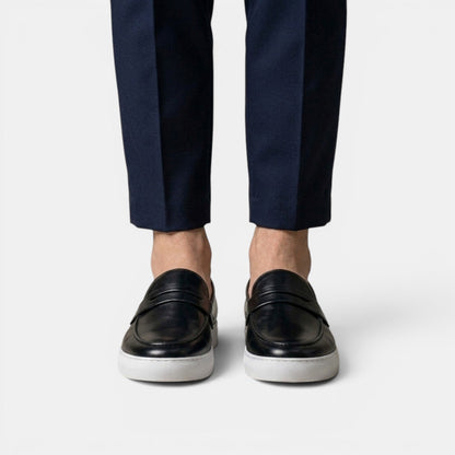 Mocasines penny loafer de cuero con suela chunky blanca