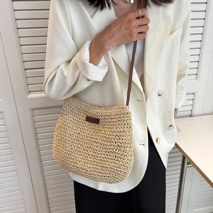 Bolso de hombro trenzado