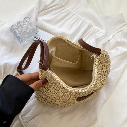 Bolso de hombro trenzado